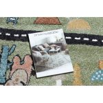 covor FUN Route pentru copii cu străzi,animale, verde 200x290 cm